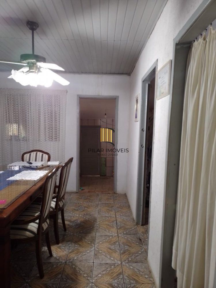 Casa com 3 dormitórios no bairro Restinga