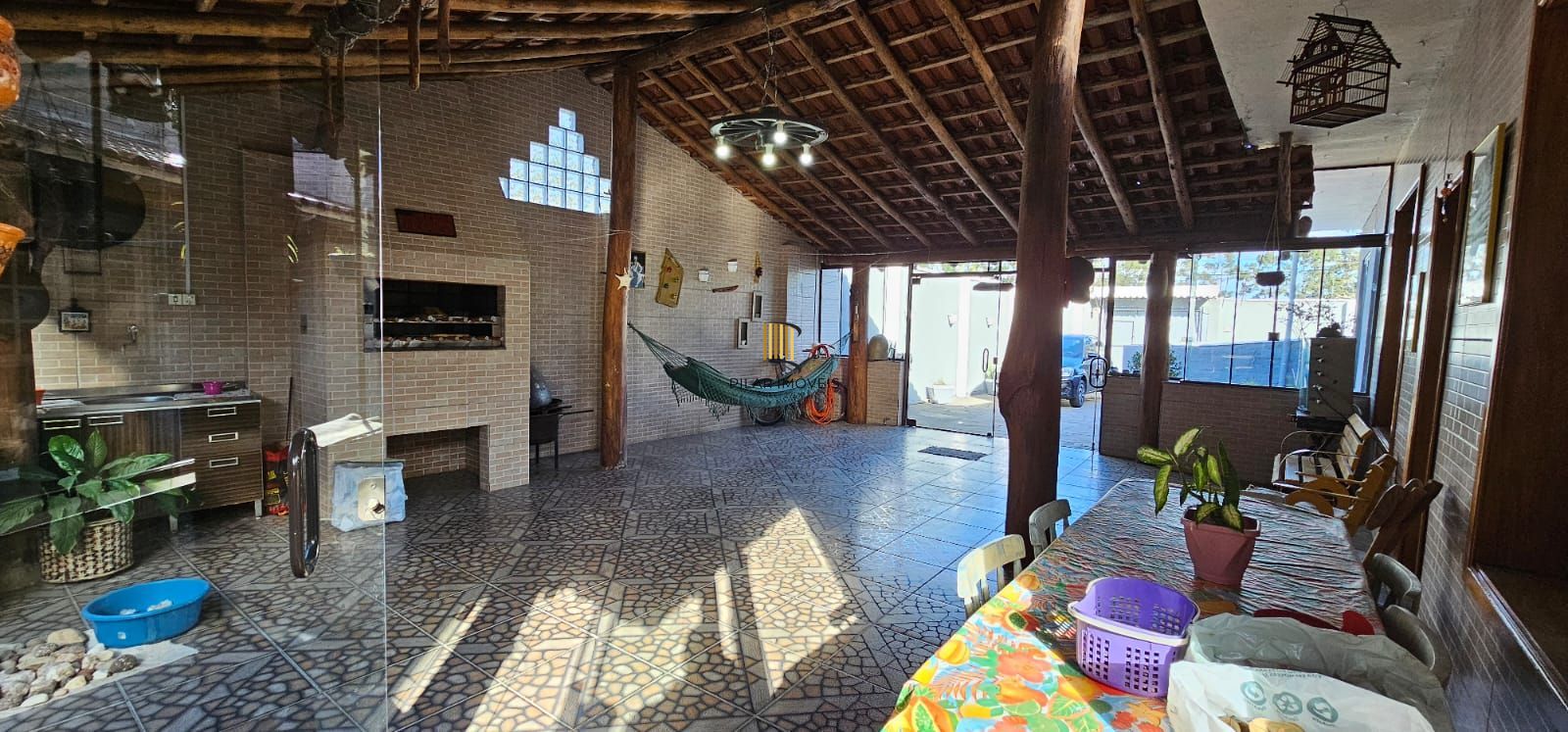 Casa 3 dormitórios Bairro Guarujá