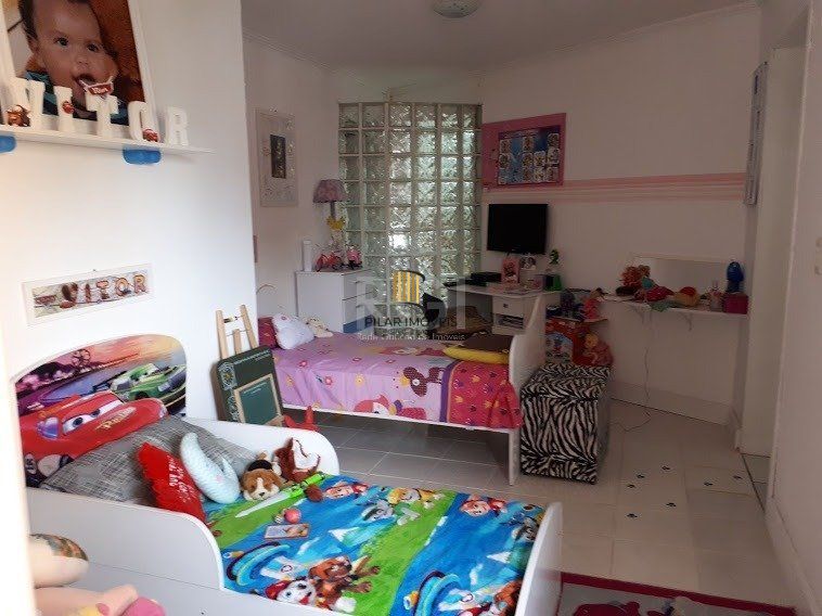 Casa com 4 dormitórios no bairro Vila Nova