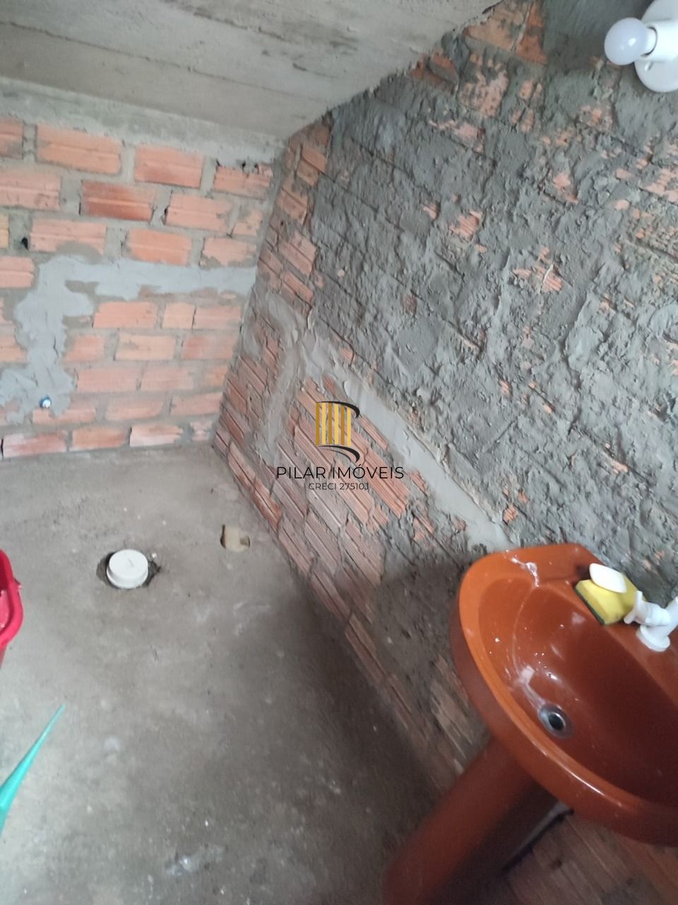 Sobrado no bairro Aberta dos Morros - 3 dormitórios - 1 suíte