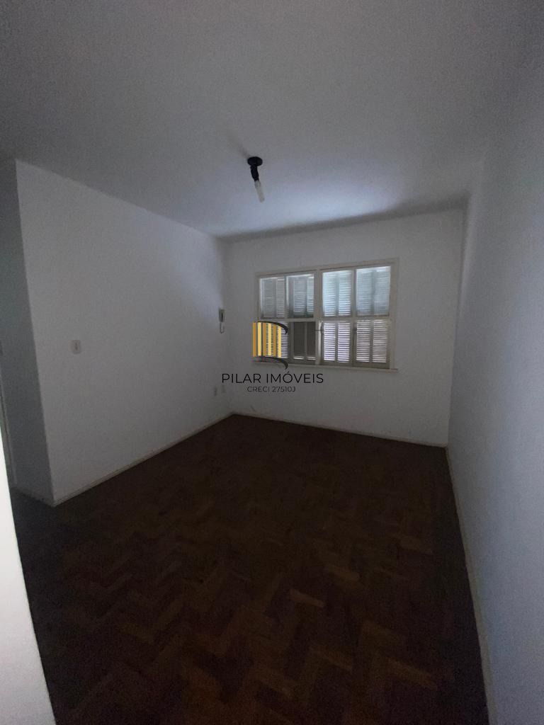 Apartamento de dois dormitórios localizado no bairro Passo da Arreia