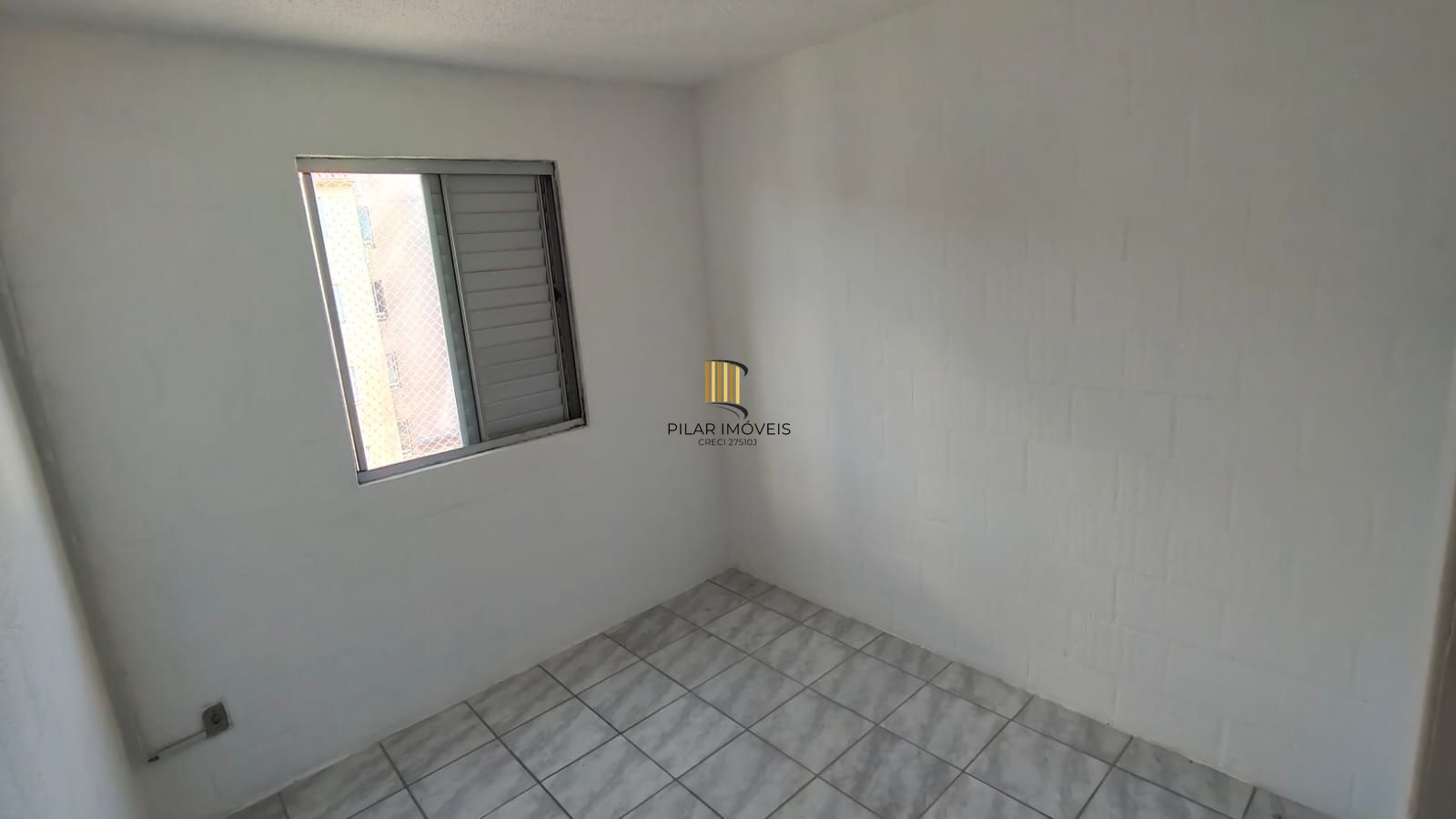 Apartamento no Bairro Lomba do Pinheiro - 2 Dormitórios