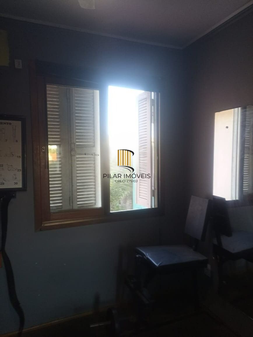 Casa no bairro Camaquã - 3 dormitórios