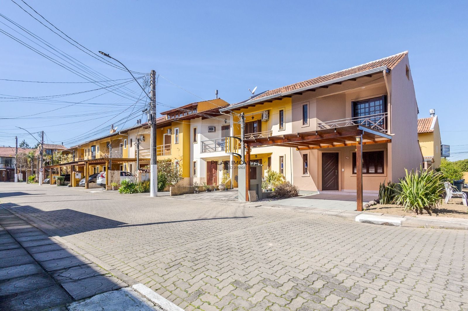 Casa em condomínio - 3 dormitórios