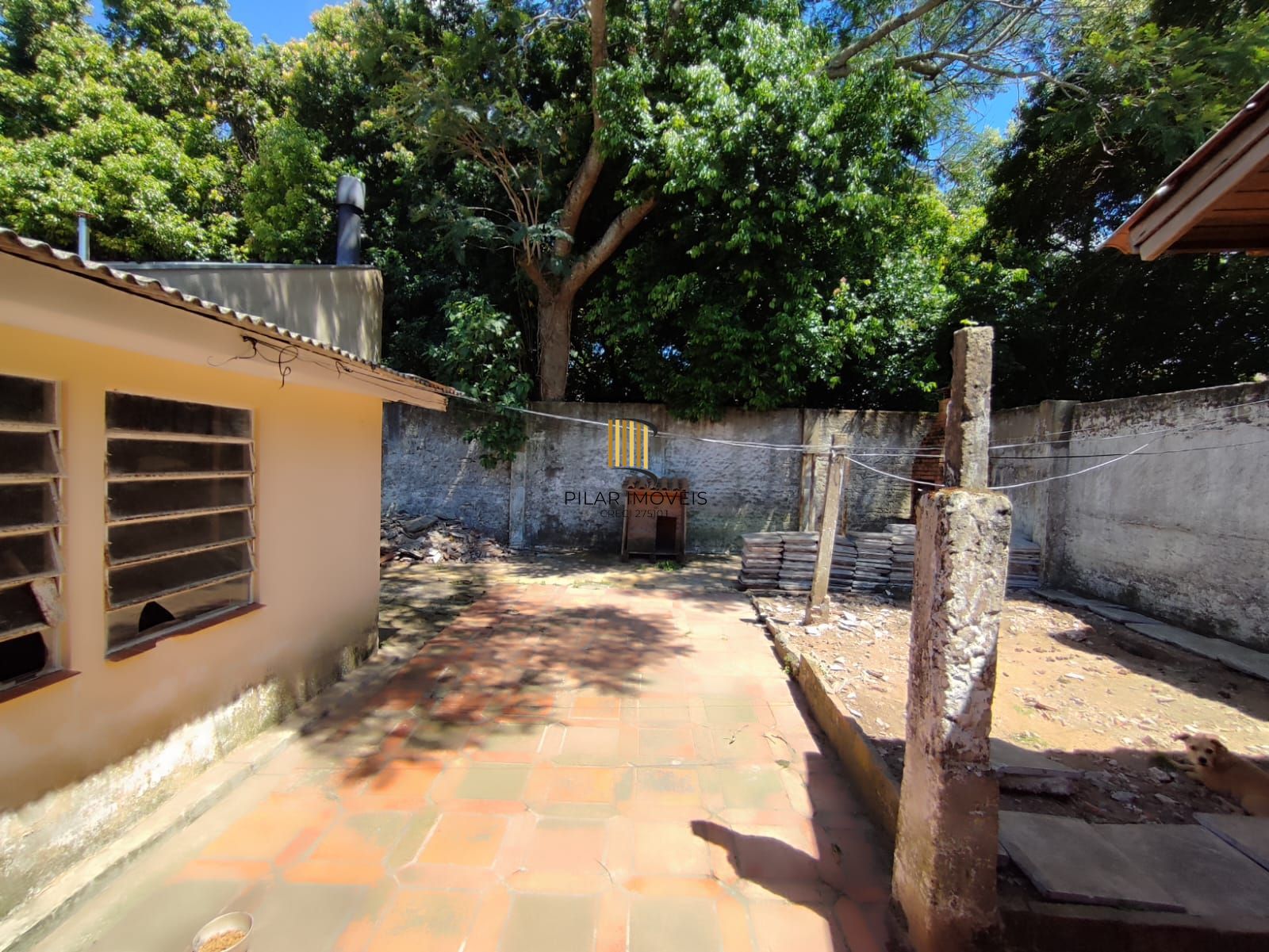 CASA NO BAIRRO IPANEMA  3 DORMITÓRIOS