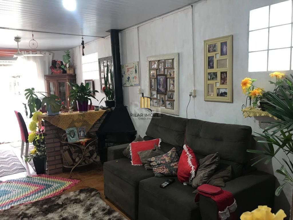 Casa no bairro Camaquã - 4 dormitórios