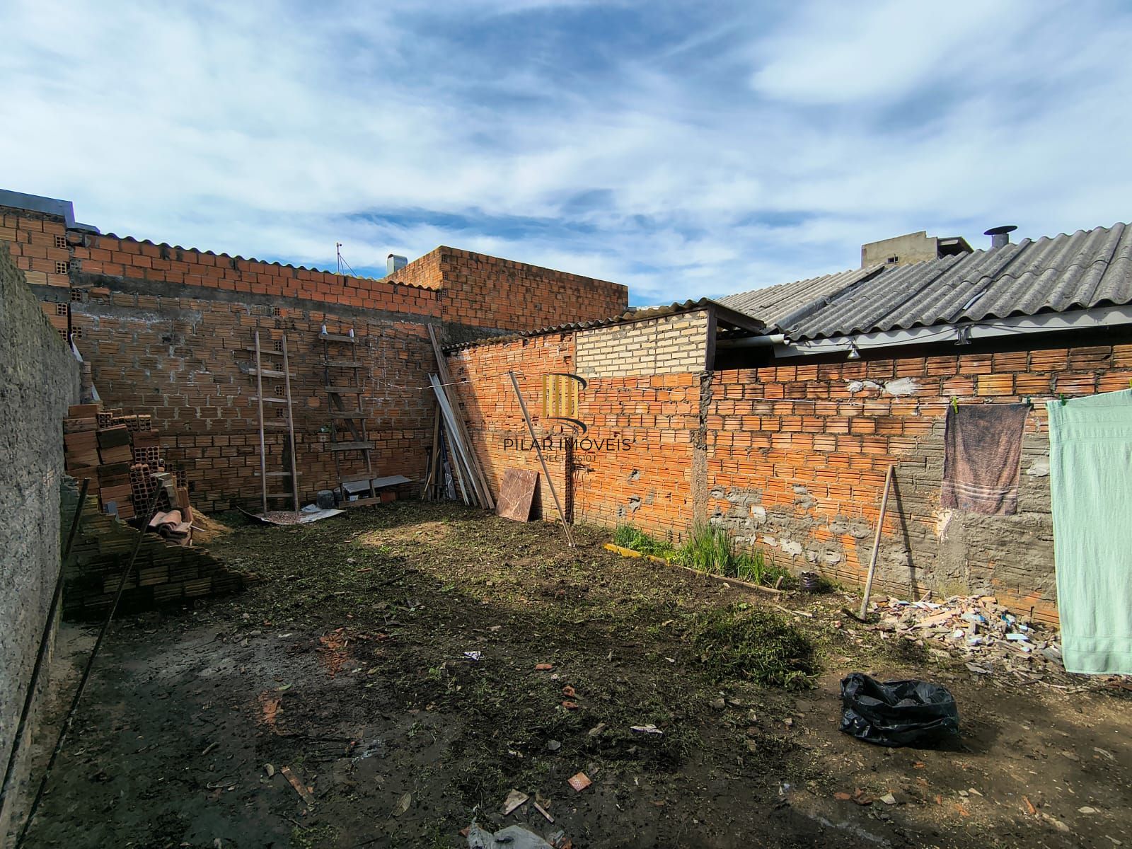 Casa de um dormitório no bairro Hípica