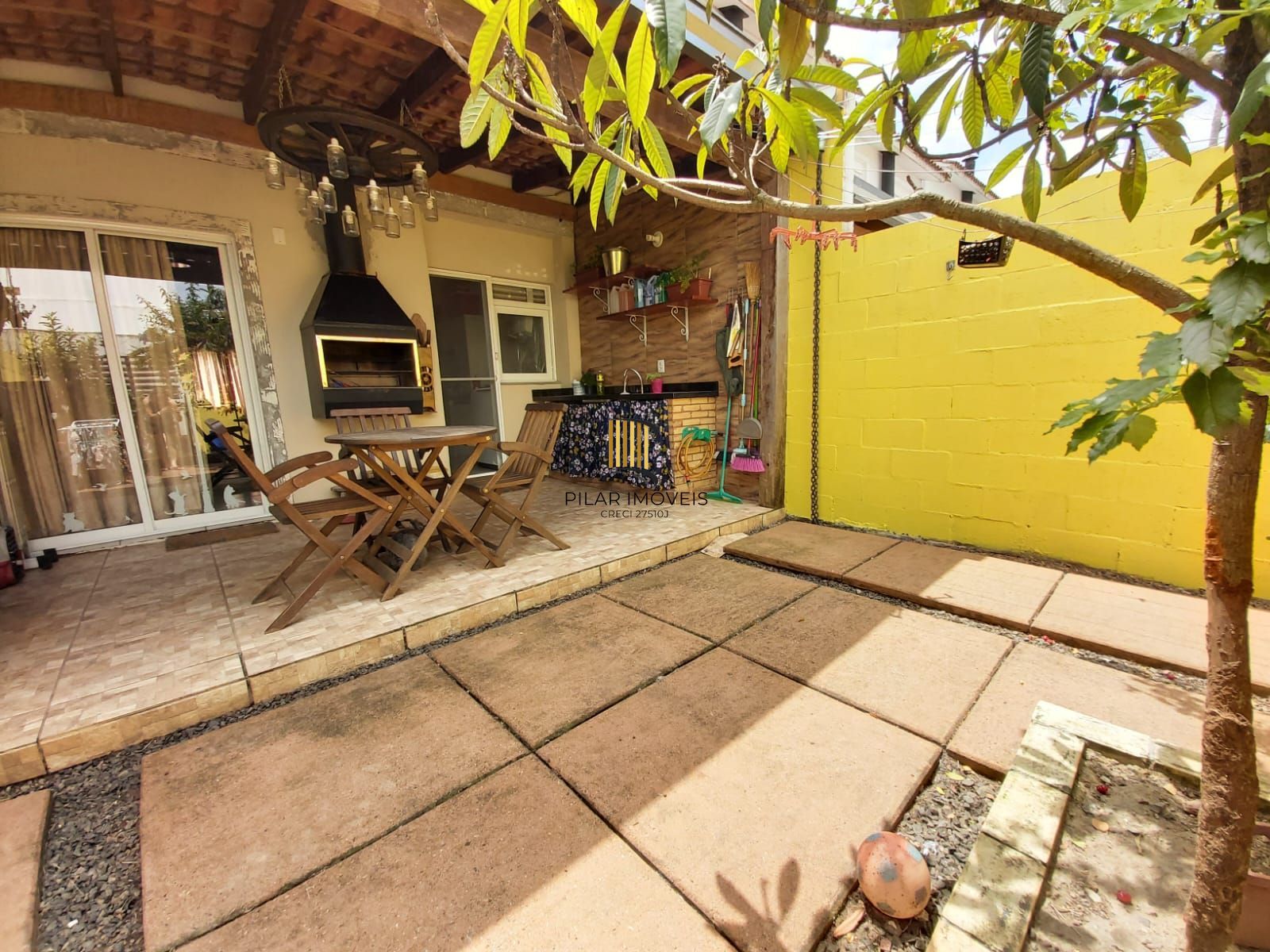 Casa de Condominio - 3 Dormitórios