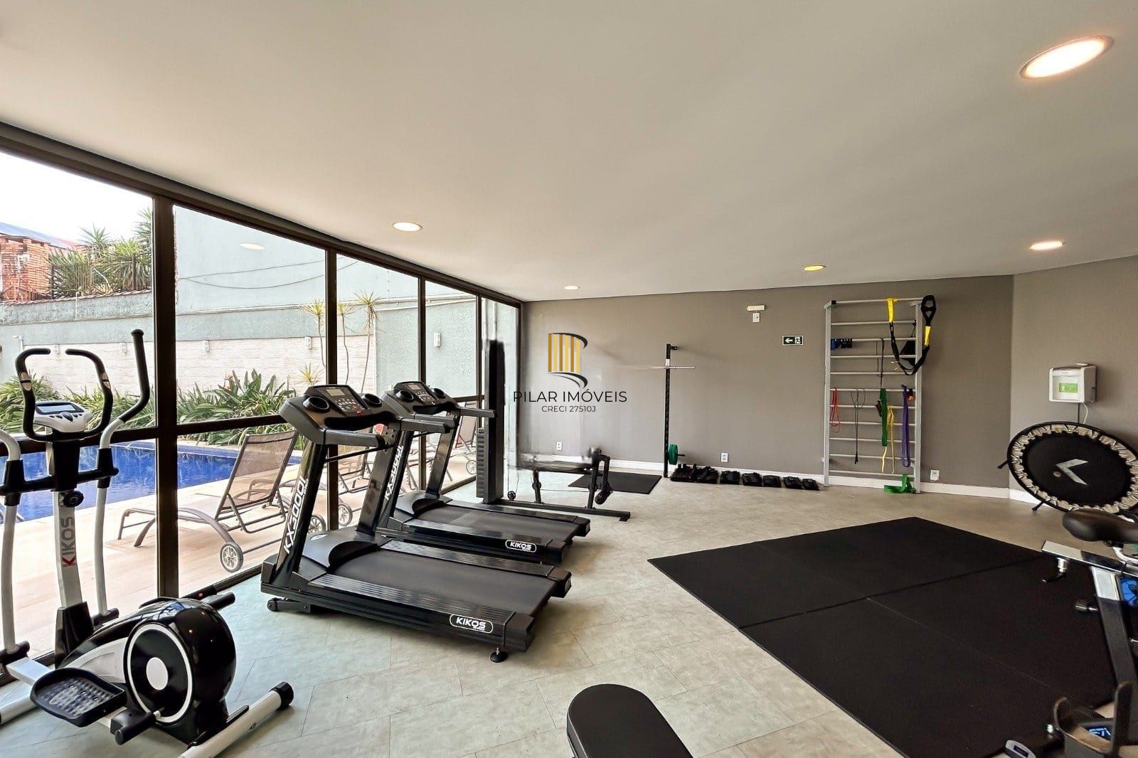 Apartamento no bairro Ipanema, 3 dormitórios - 1 suíte - 2 vagas