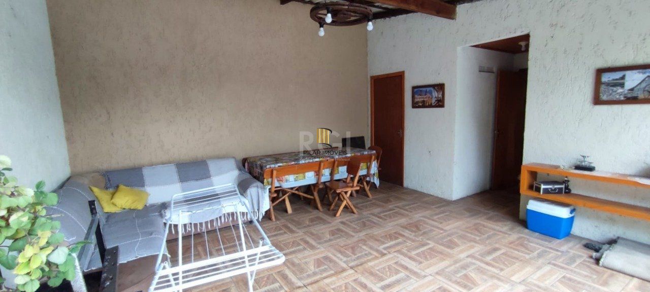 Casa com Piscina no bairro Lami