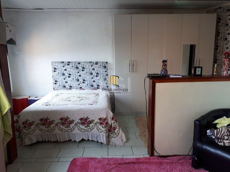 Casa com 4 dormitórios no bairro Vila Nova