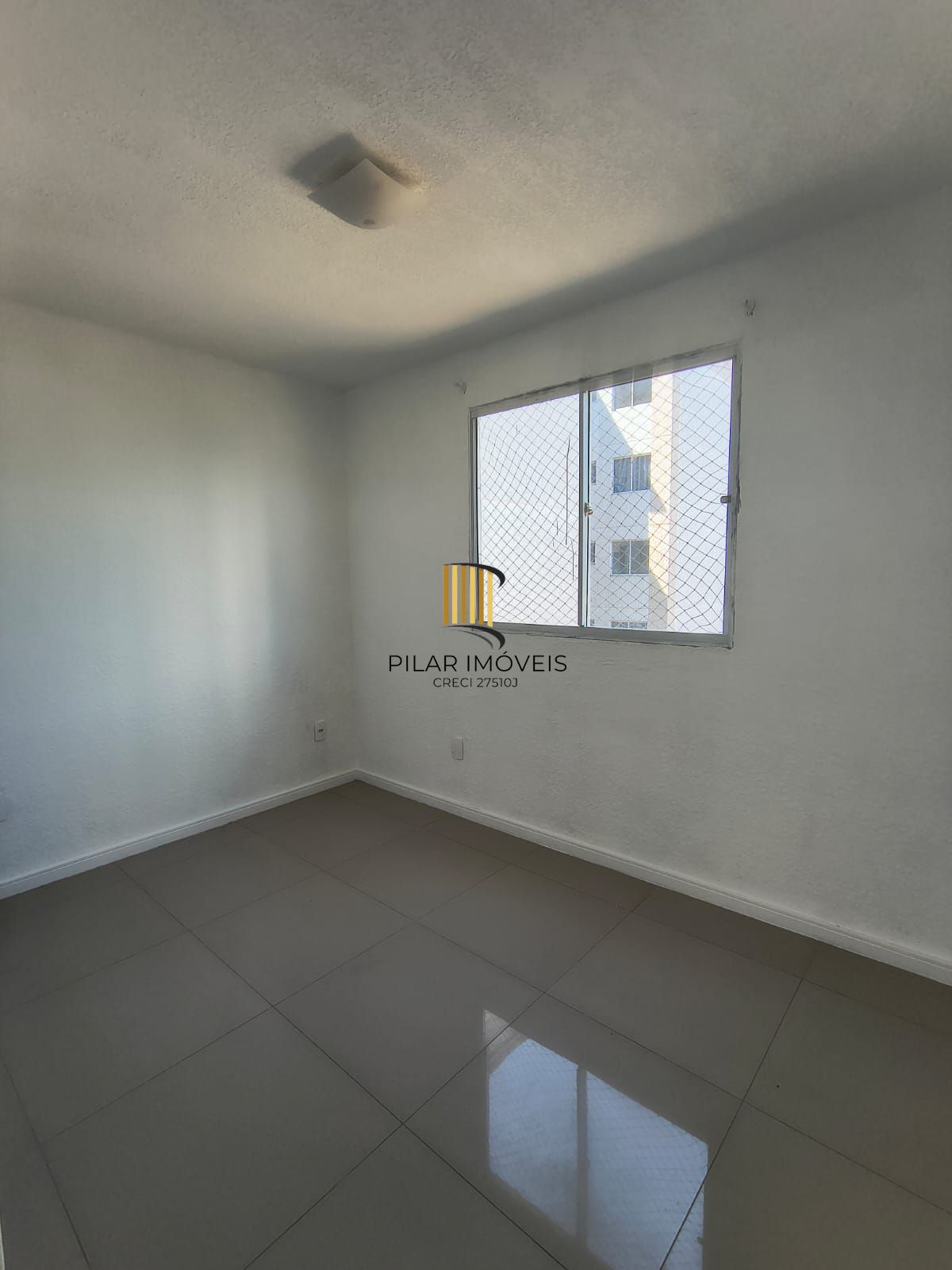 Apartamento de 2 dormitórios na Restinga