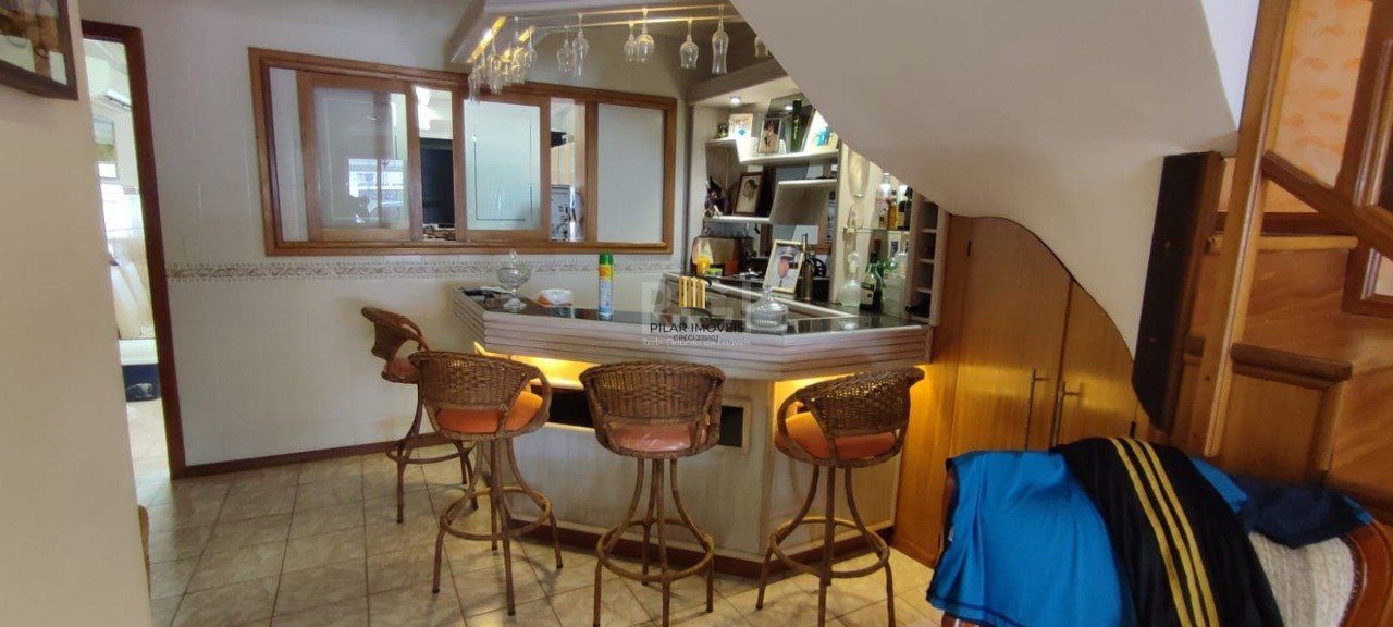 Casa 2 dormitórios no bairro Hípica
