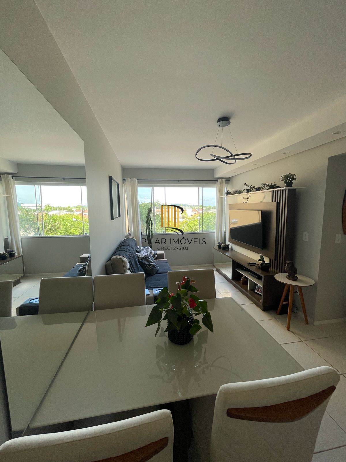 Apartamento semi mobiliado no bairro Hípica - 2 dormitórios