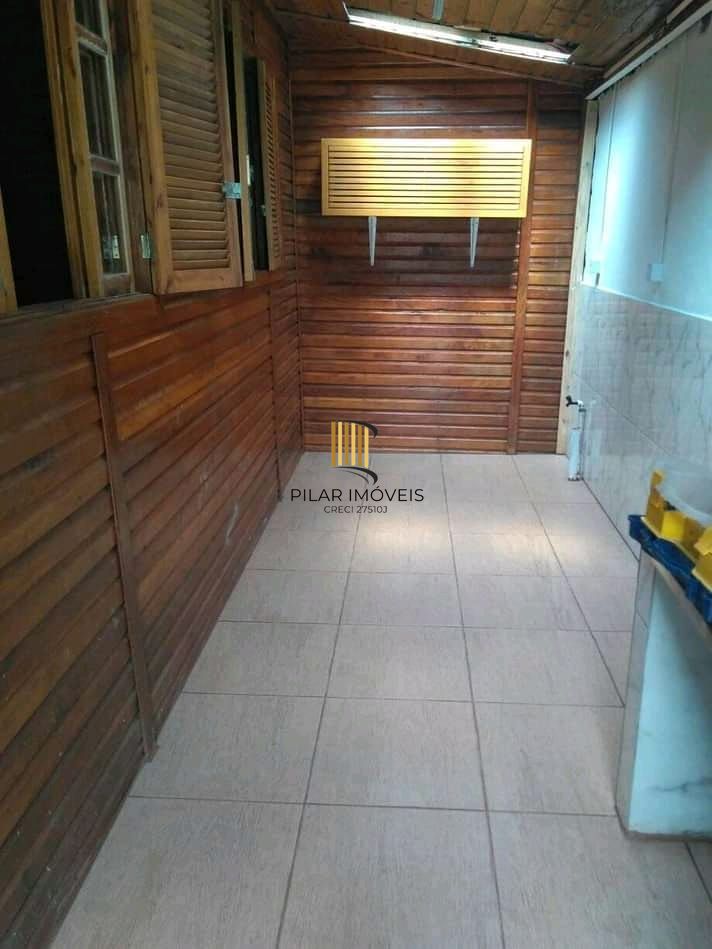 Casa no bairro Hípica - 2 dormitórios