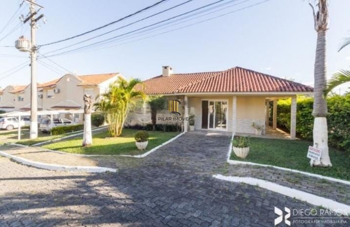 Sobrado em condomínio no bairro Hípica