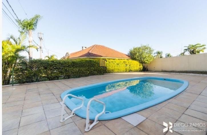 Sobrado em condomínio no bairro Hípica