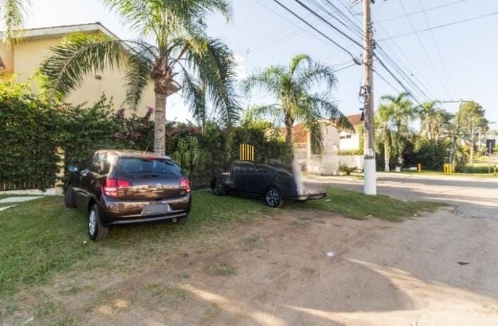 Sobrado em condomínio no bairro Hípica