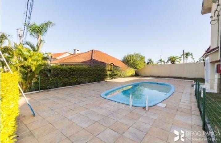 Sobrado em condomínio no bairro Hípica