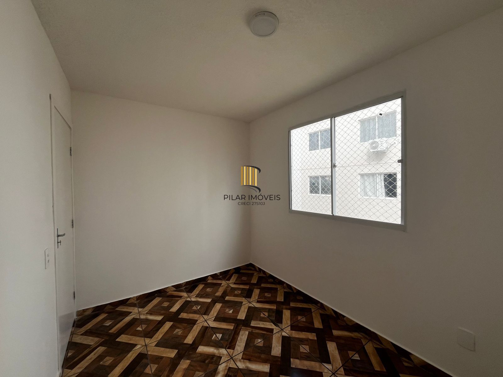 Apartamento 2 dormitório - 1 vaga de garagem - Bairro Restinga