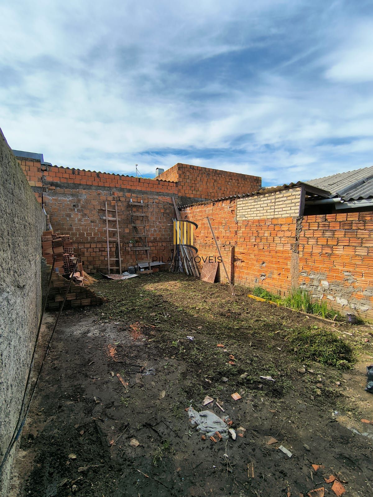 Casa de um dormitório no bairro Hípica