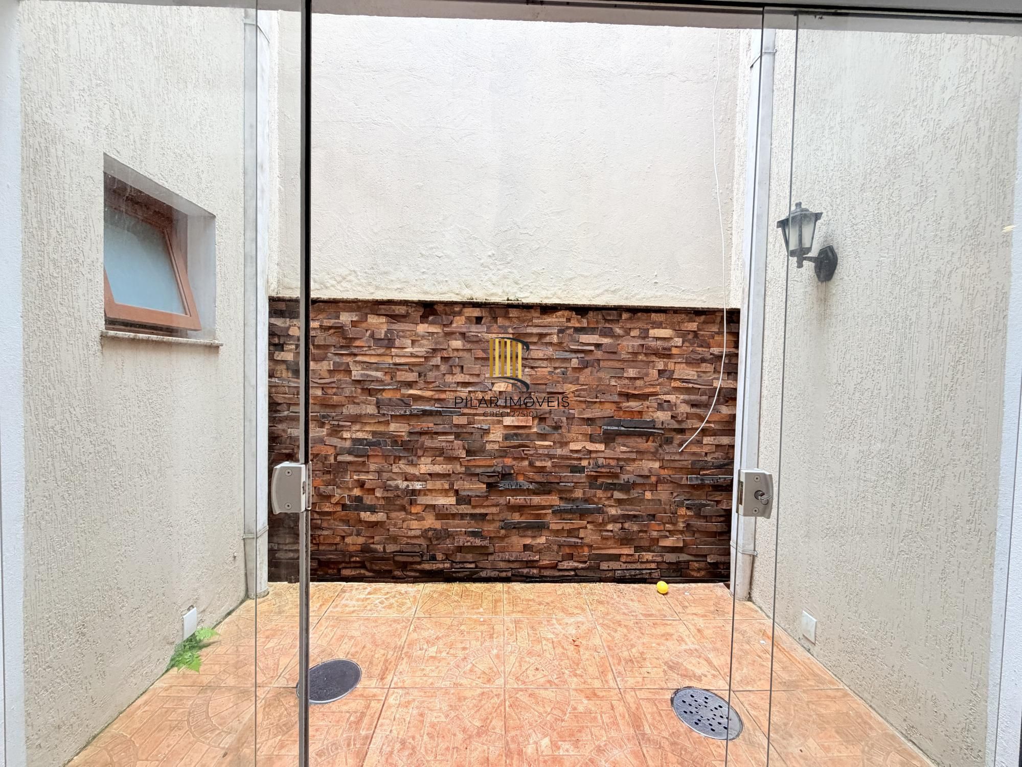 Casa de 2 dormitórios na hípica