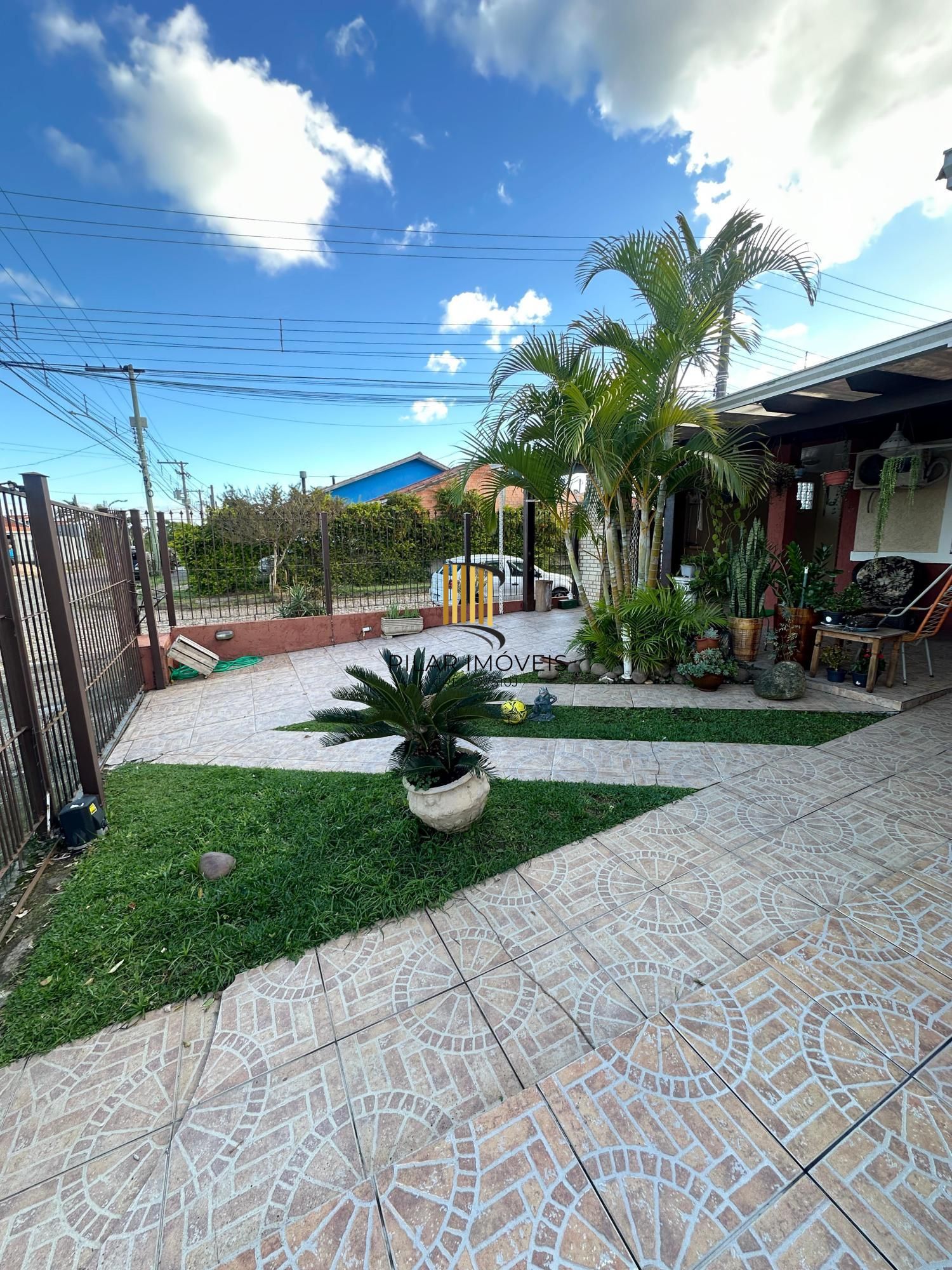 CASA DE ESQUINA NO MORADAS DO SUL - 4 DORMITÓRIOS