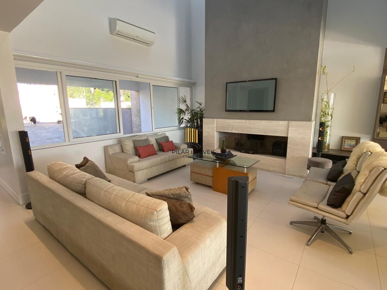 Casa em Ipanema com 4 Dormitórios sendo 3 Suíte