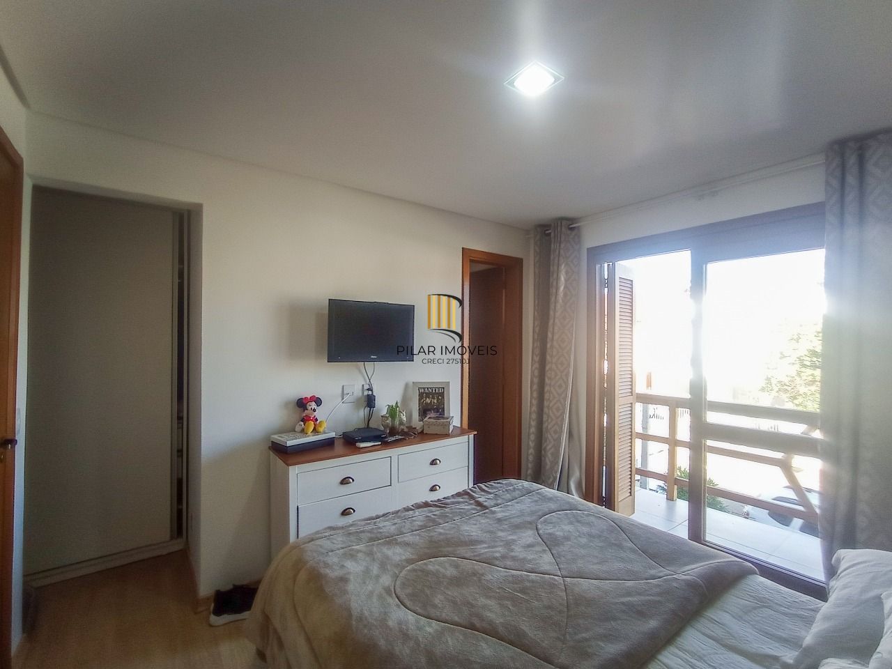 Casa no bairro Hípica - 3 dormitórios