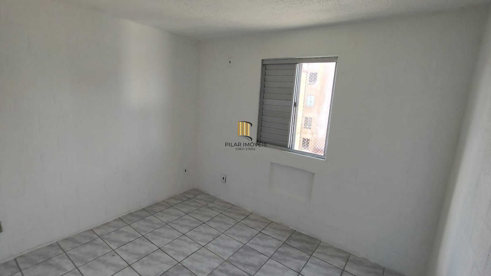 Apartamento no Bairro Lomba do Pinheiro - 2 Dormitórios