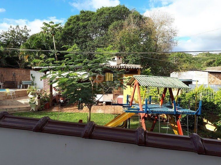Casa com 4 dormitórios no bairro Vila Nova