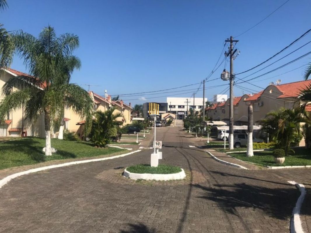 Sobrado em condomínio no bairro Hípica