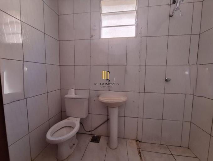 casa térrea com corredor lateral no bairro hípica