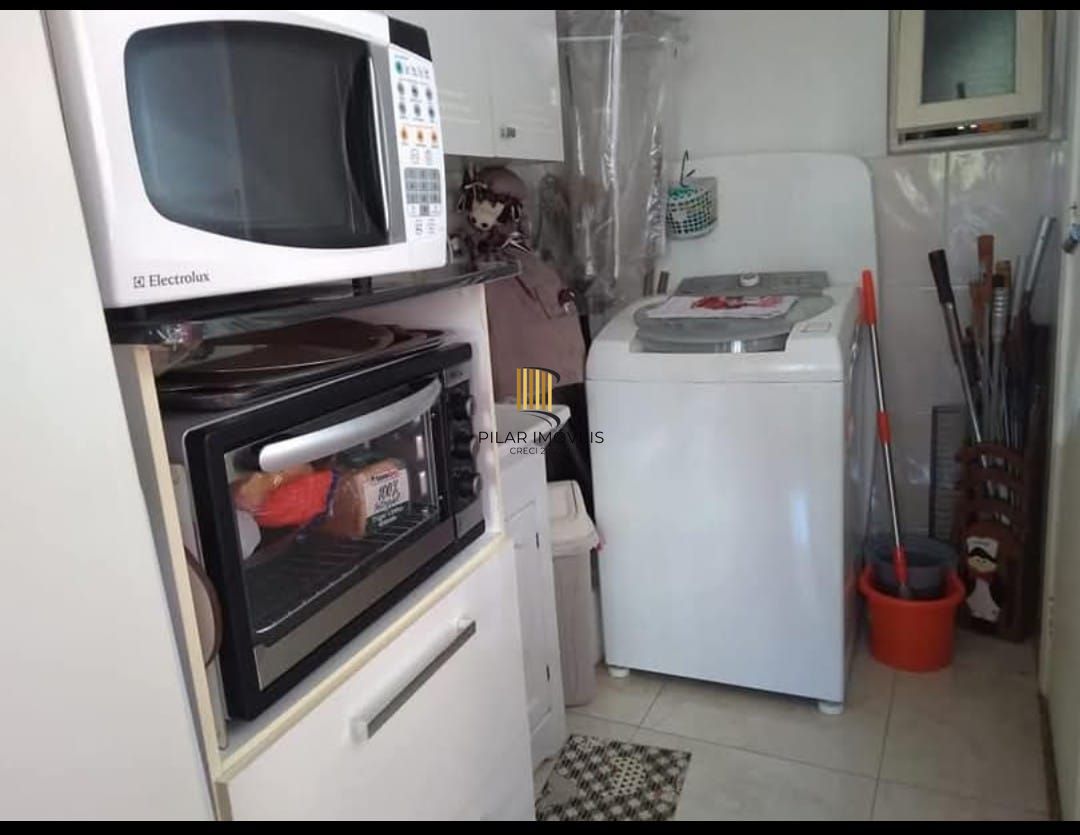 Sobrado no bairro Hípica 3 dormitórios - 2 vagas de garagem