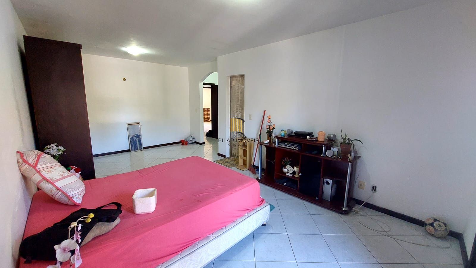 Casa no bairro Vila Nova - 4 dormitórios, Sendo 1 Suíte