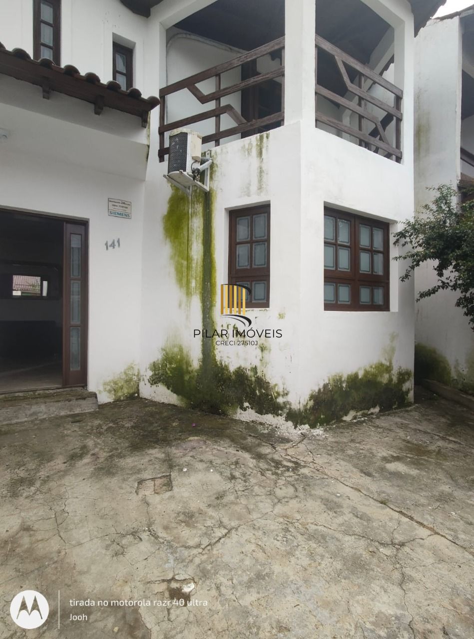 Casa no bairro Hípica - 3 dormitórios