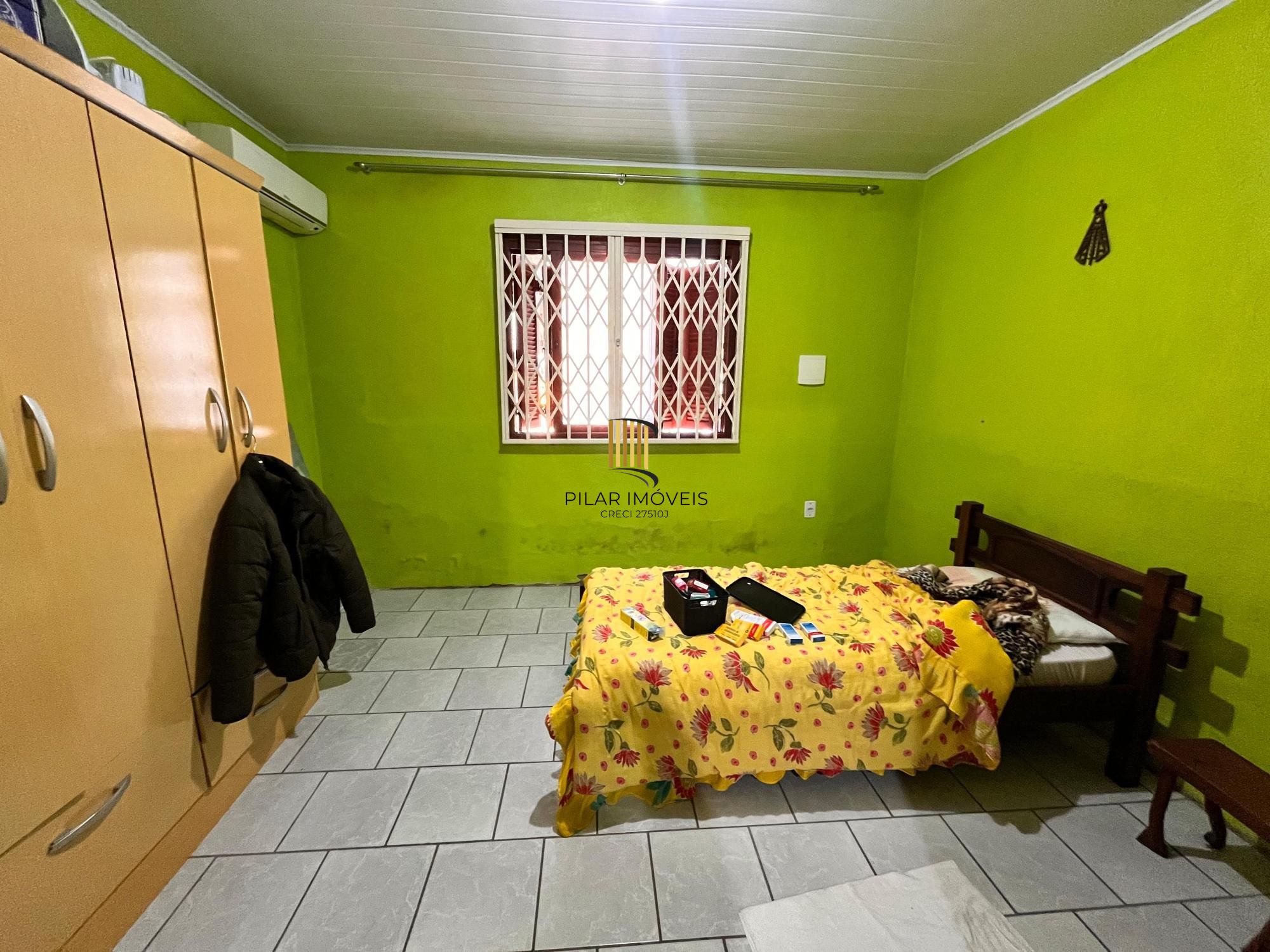 Casa no bairro Hípica - 1 Dormitório - 1 vaga coberta