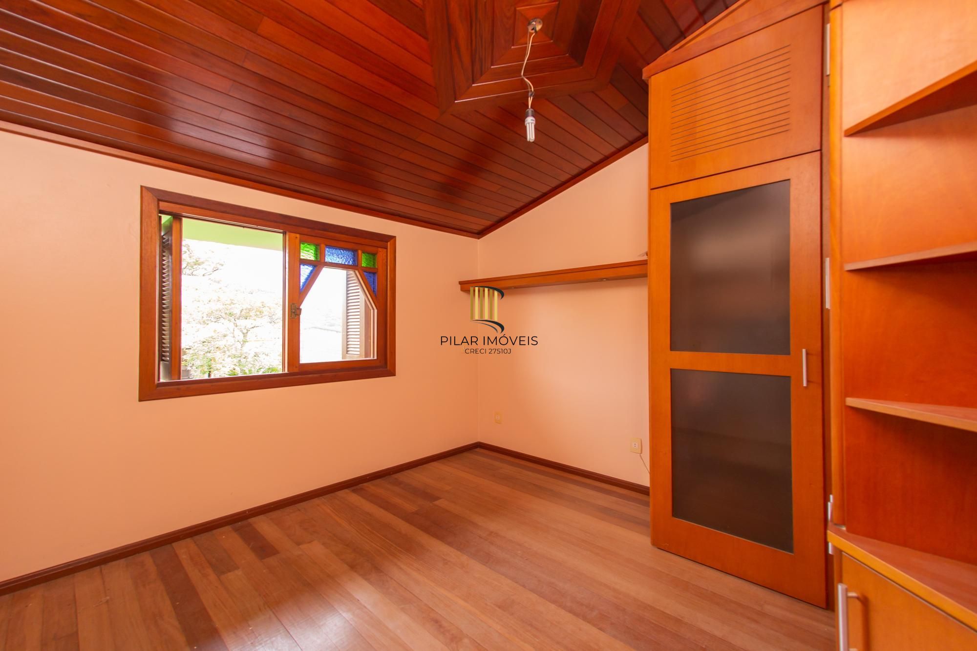 Casa com 3 quartos e 185m² à venda em Vila Nova