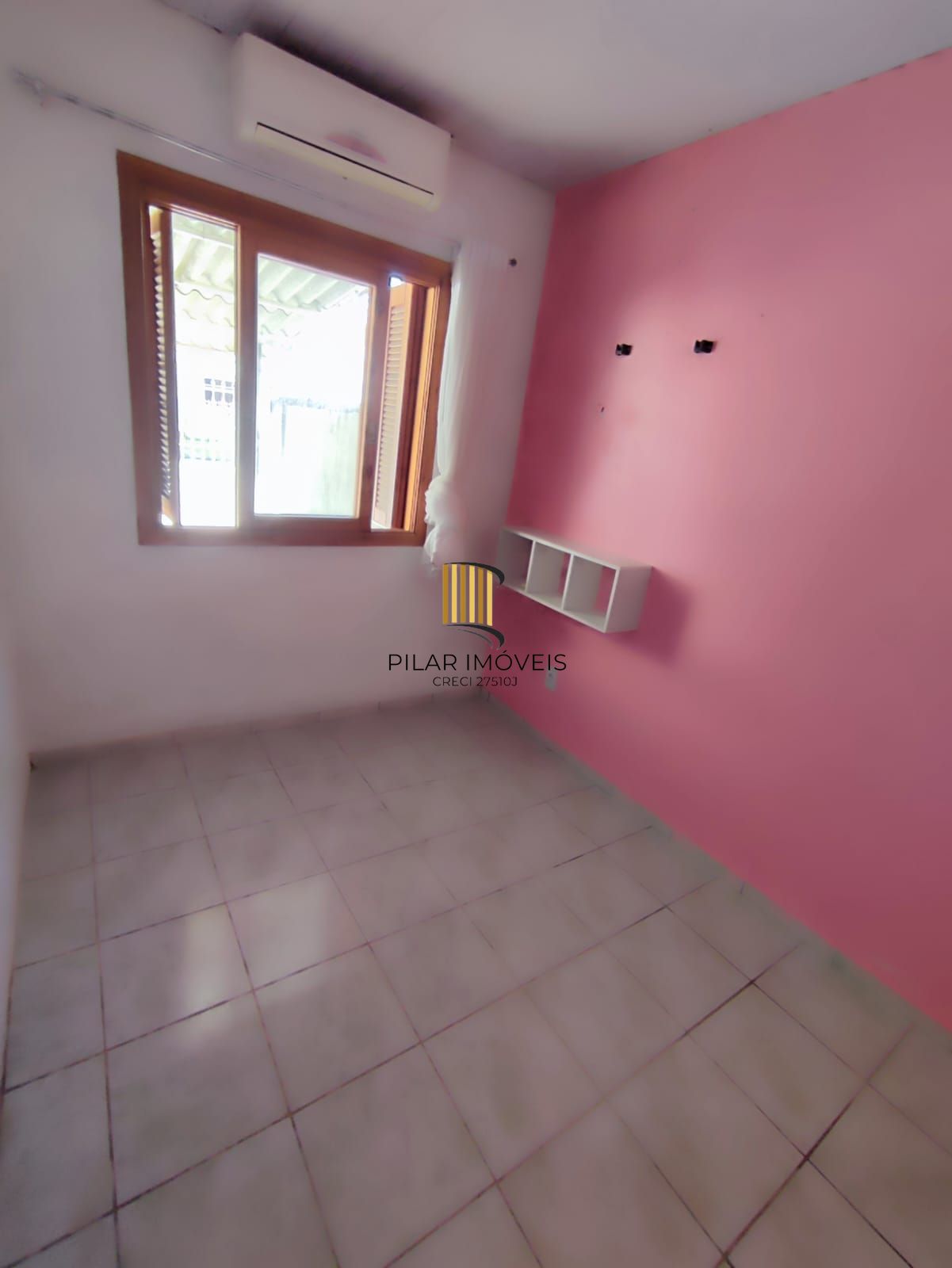 Casa no bairro Hípica - 2 dormitórios