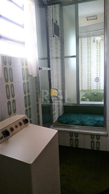 Casa com 4 dormitórios no Bairro Guarujá