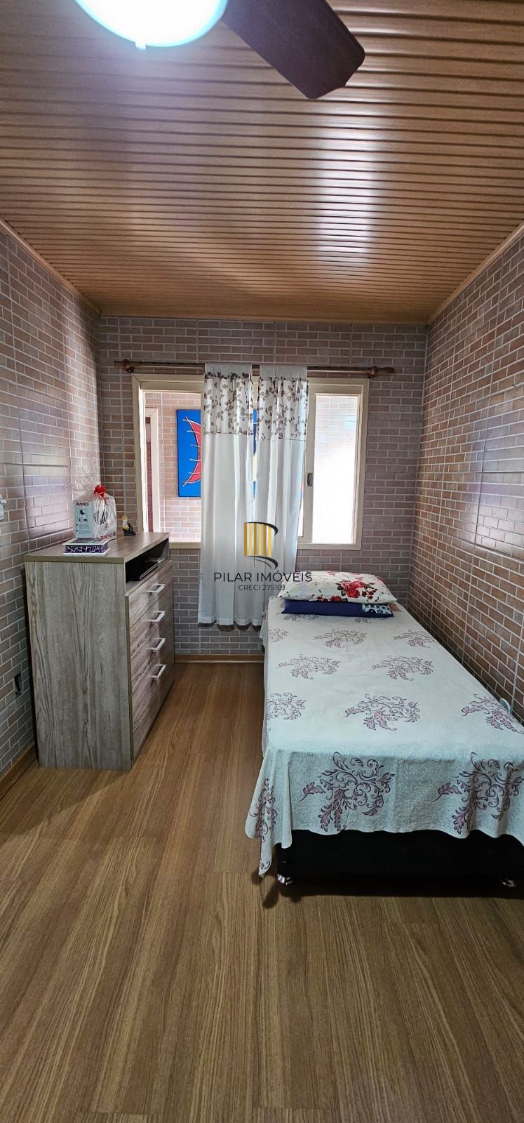 Casa 3 dormitórios Bairro Guarujá