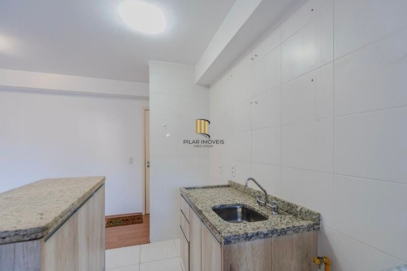 Apartamento no bairro Teresopólis - 2 dormitórios - 1 vaga de garagem