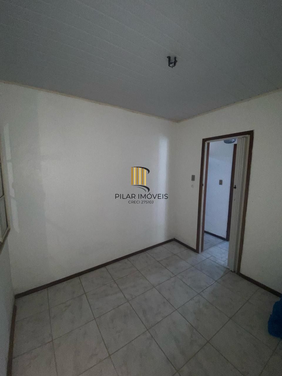 Casa no bairro restinga - 3 dormitórios