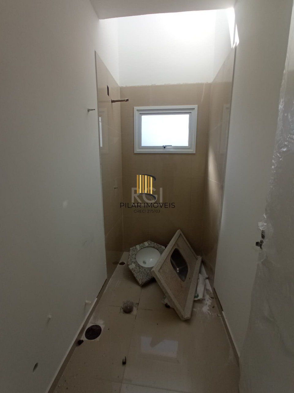 Casa no bairro Aberta dos Morros - 3 dormitórios