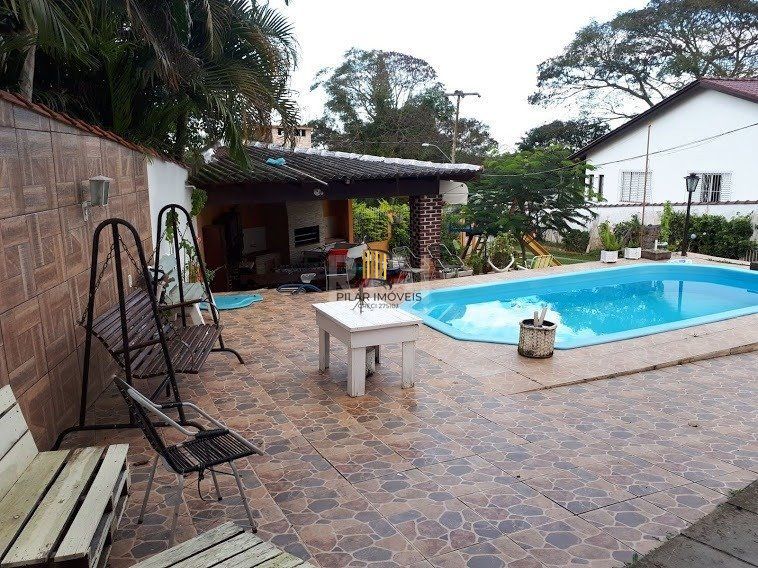 Casa com 4 dormitórios no bairro Vila Nova