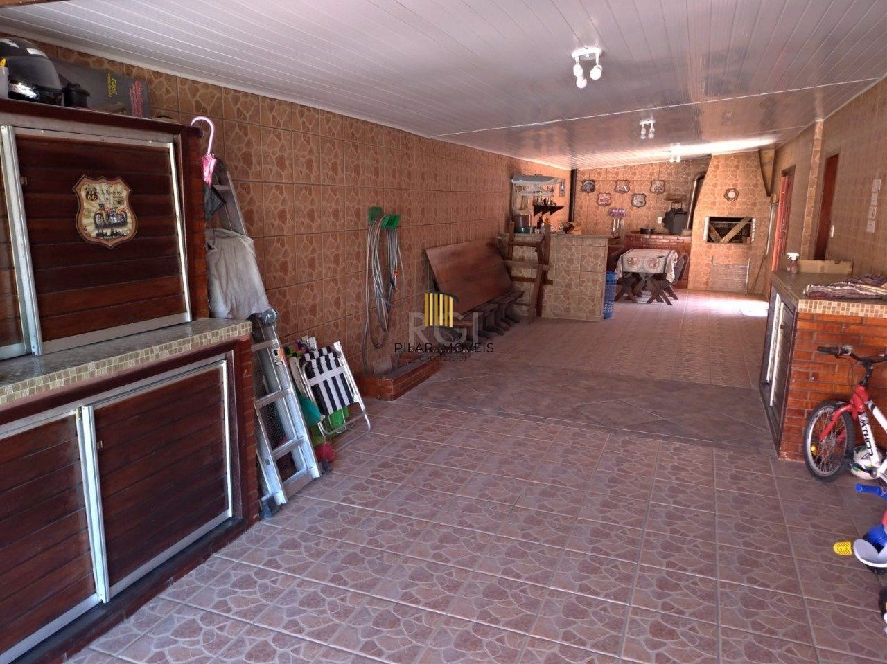 Casa no bairro Ponta Grossa - 3 dormitórios
