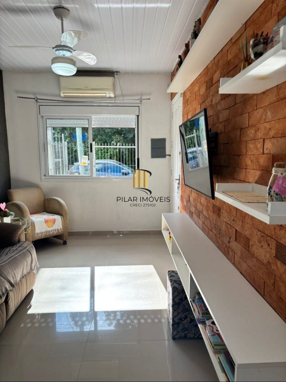 Casa 2 dormitórios Bairro Hípica - Zona Sul