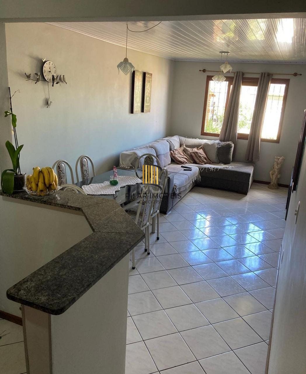 Casa de esquina bairro Hípica - 3 dormitórios