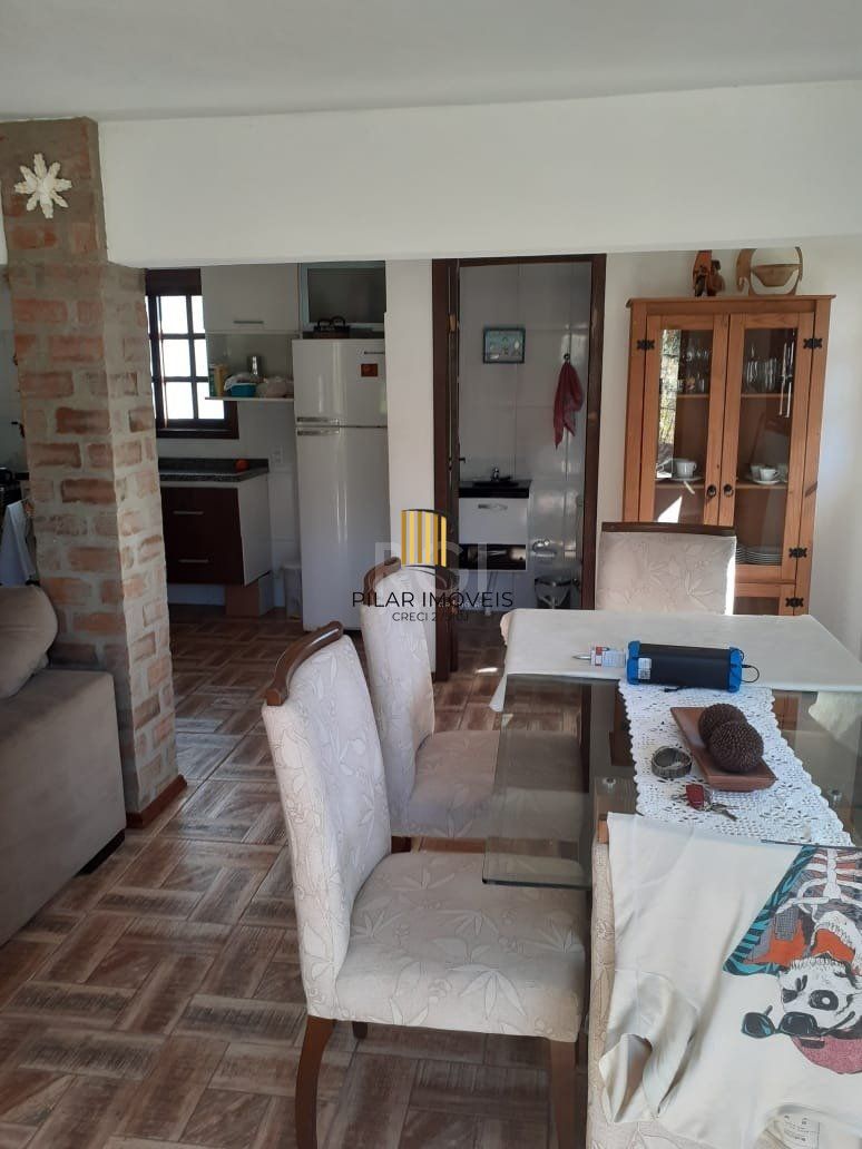 Casa para Venda - 300m², 5 dormitórios, 4 vagas - Vila Nova