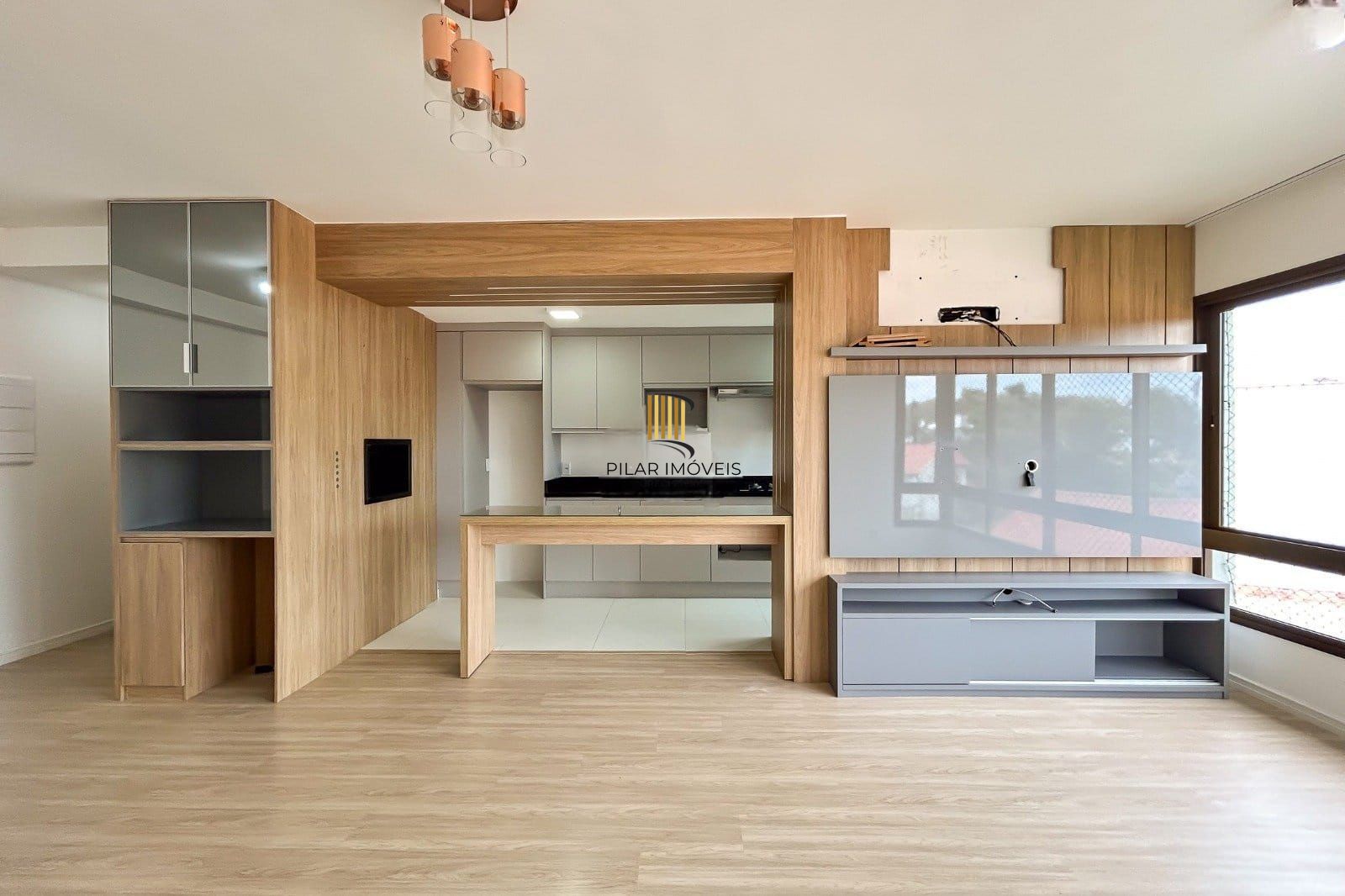 Apartamento no bairro Ipanema, 3 dormitórios - 1 suíte - 2 vagas